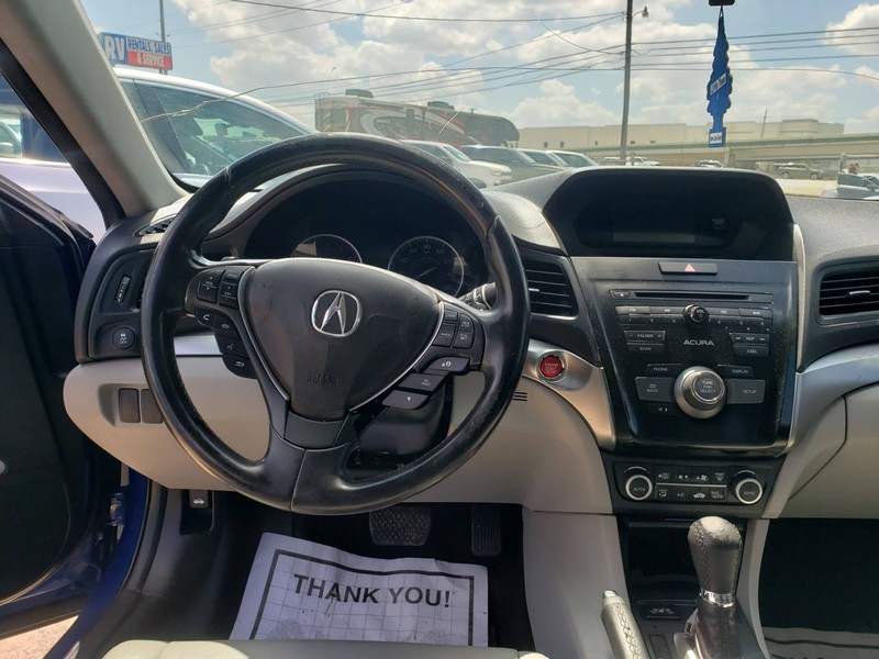 Acura ILX Vehicle Full-screen Gallery Image 04