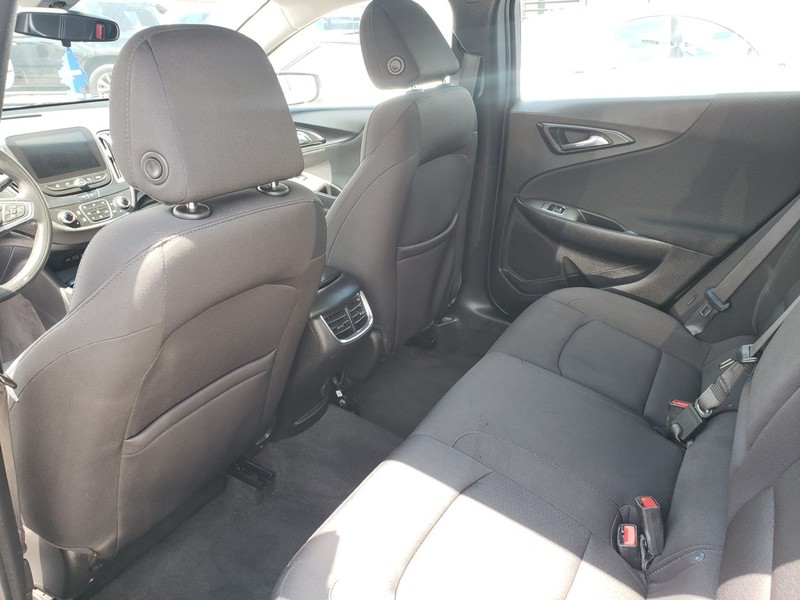 Chevrolet Malibu Vehicle Full-screen Gallery Image 07