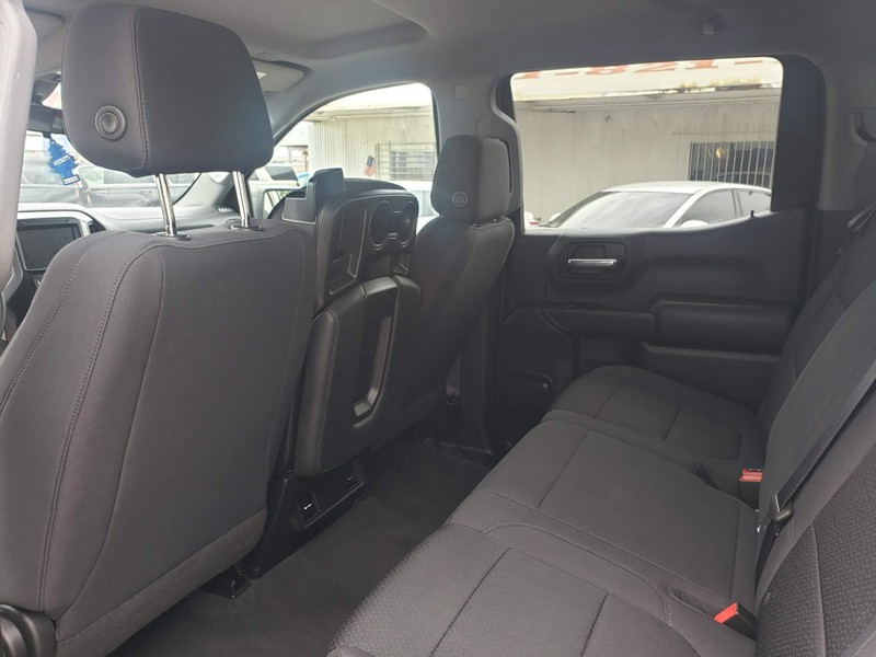 Chevrolet Silverado Vehicle Full-screen Gallery Image 07