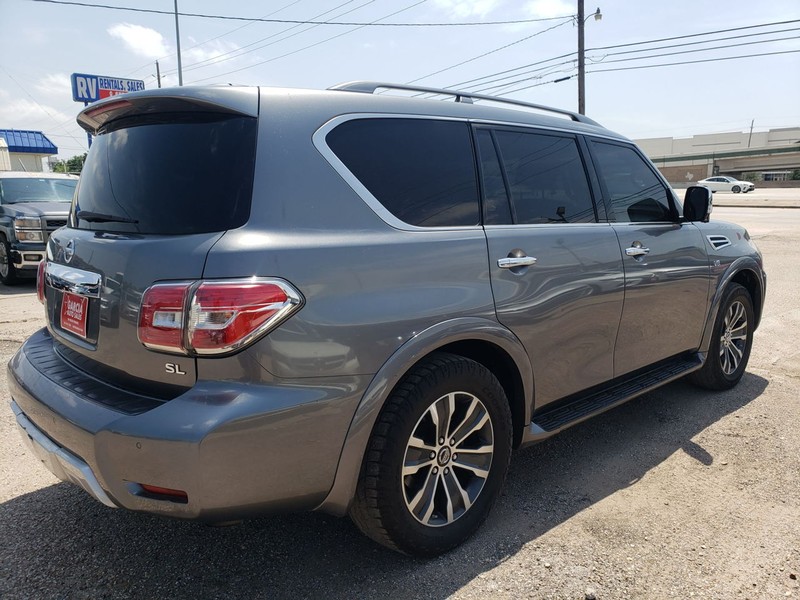 Nissan Armada Vehicle Full-screen Gallery Image 03