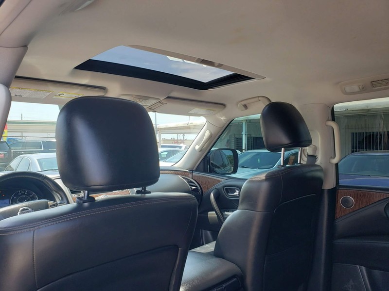 Nissan Armada Vehicle Full-screen Gallery Image 06
