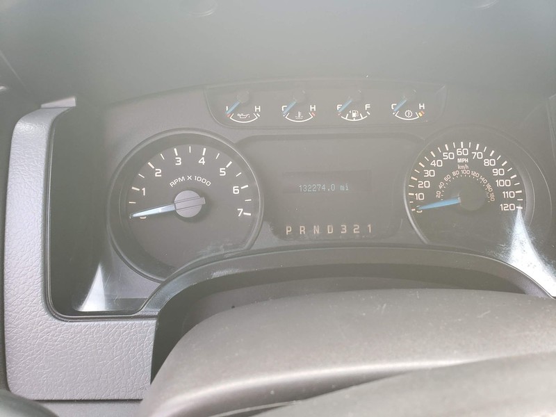 Ford F-150 Vehicle Full-screen Gallery Image 05