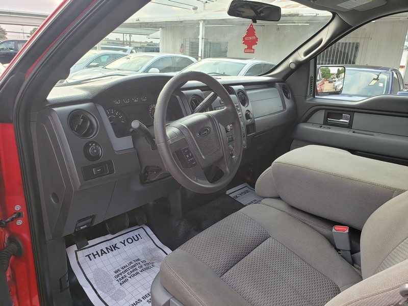 Ford F-150 Vehicle Full-screen Gallery Image 07
