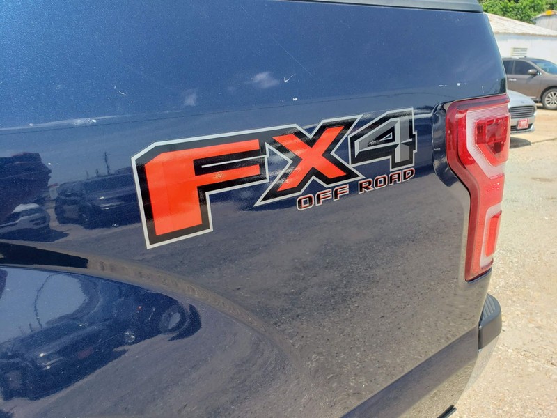 Ford F-150 Vehicle Full-screen Gallery Image 05