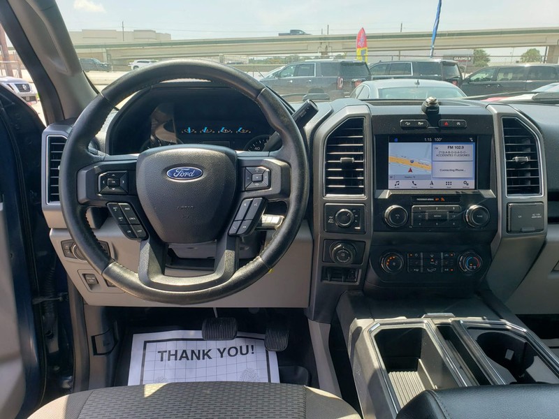 Ford F-150 Vehicle Full-screen Gallery Image 06