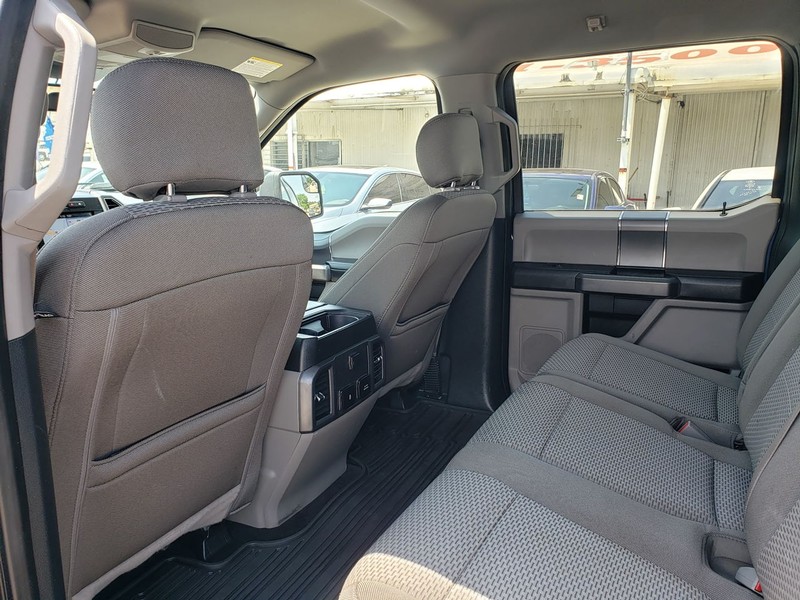 Ford F-150 Vehicle Full-screen Gallery Image 09