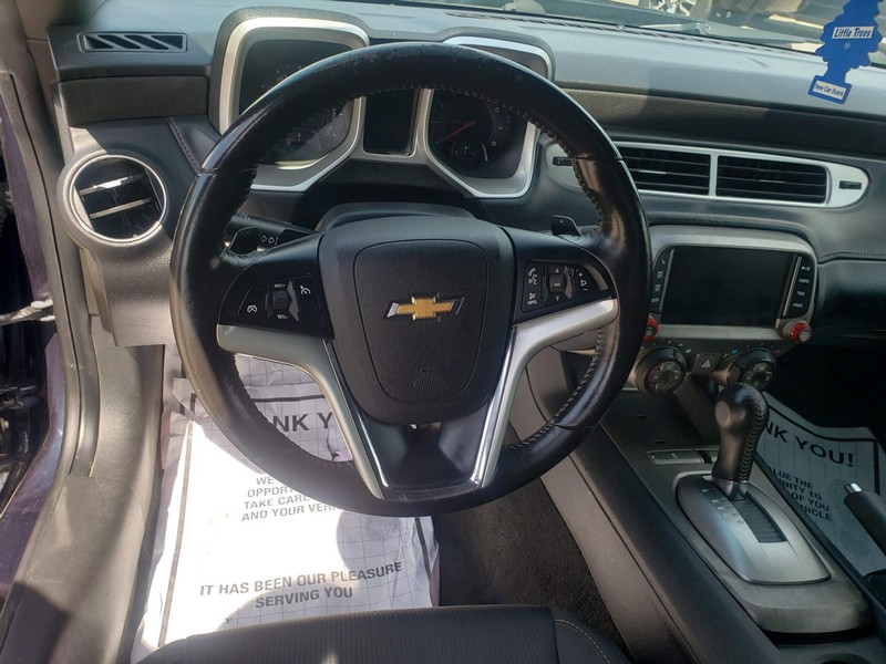 Chevrolet Camaro Vehicle Full-screen Gallery Image 06