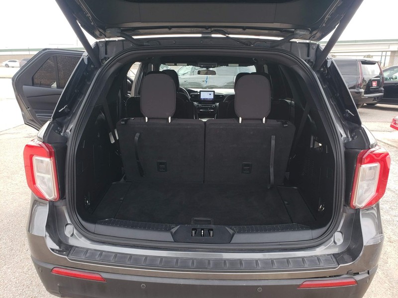 Ford Explorer Vehicle Full-screen Gallery Image 04