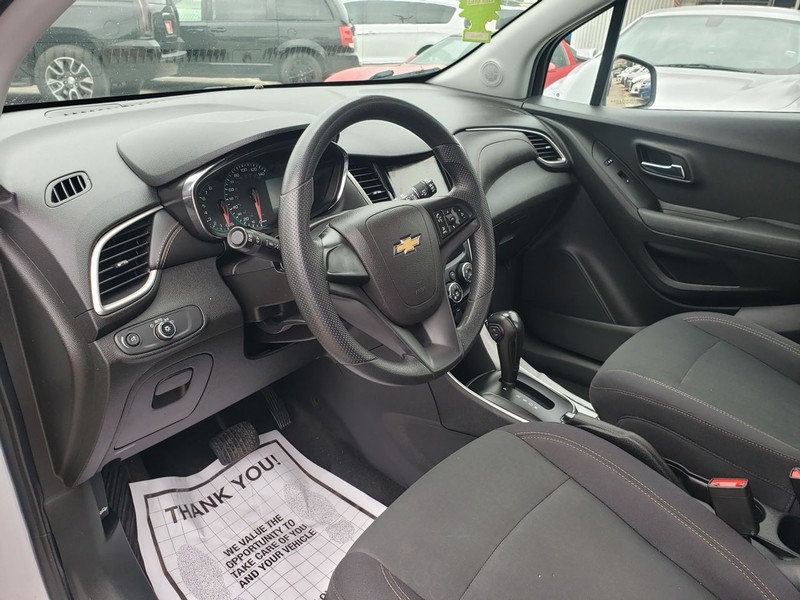 Chevrolet Trax Vehicle Full-screen Gallery Image 05