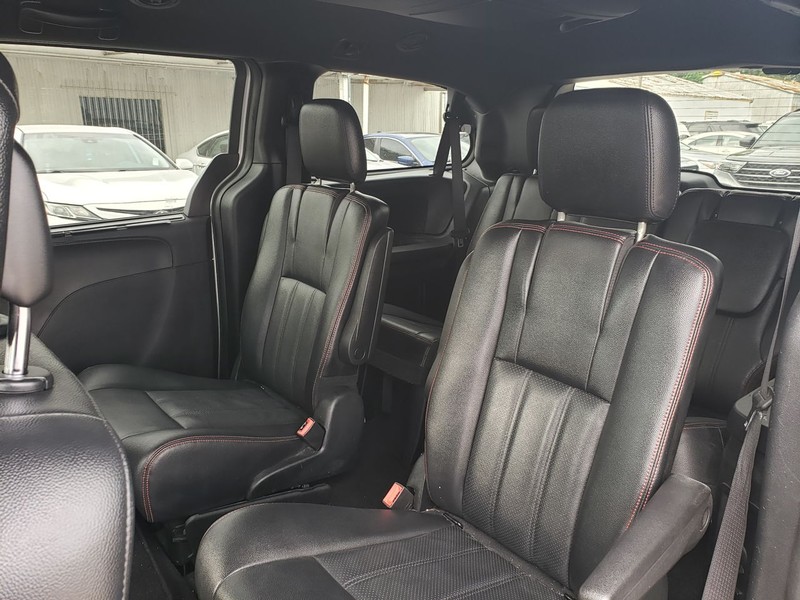 Dodge Grand Caravan Vehicle Full-screen Gallery Image 07