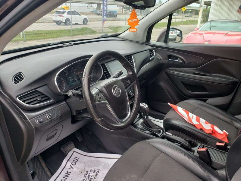 Buick Encore Vehicle Full-screen Gallery Image 06