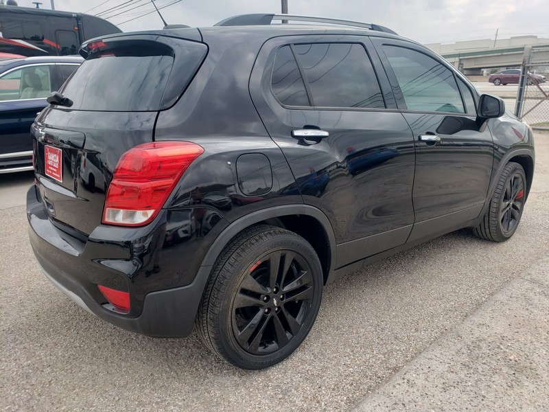 Chevrolet Trax Vehicle Full-screen Gallery Image 02