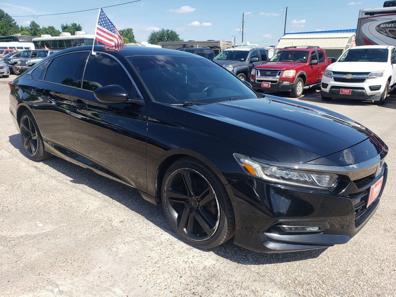 Honda Accord Sedan Vehicle Full-screen Gallery Image 02