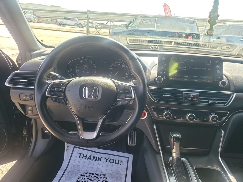 Honda Accord Sedan Vehicle Full-screen Gallery Image 06