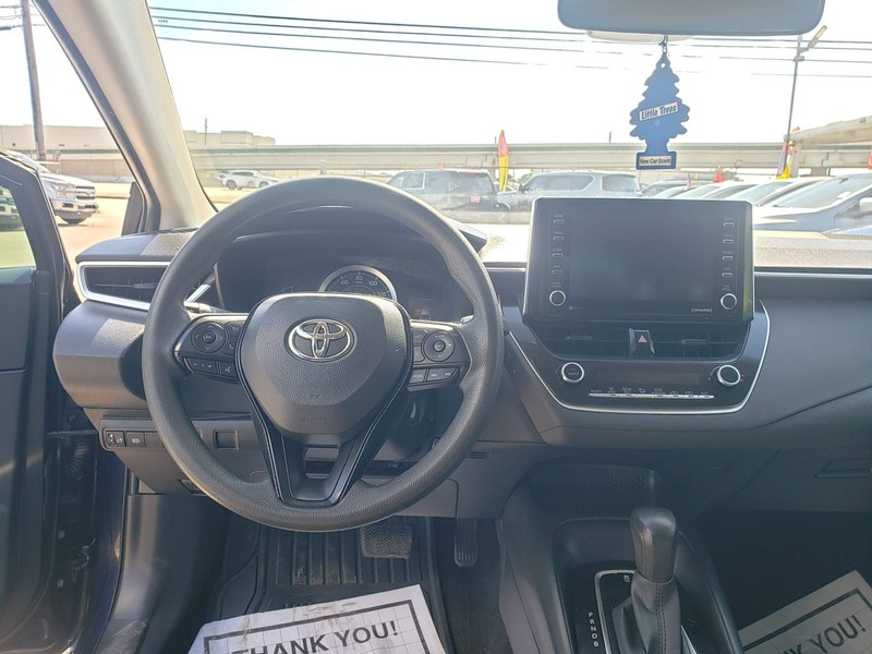 Toyota Corolla Vehicle Full-screen Gallery Image 05