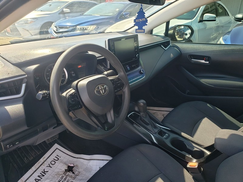 Toyota Corolla Vehicle Full-screen Gallery Image 06