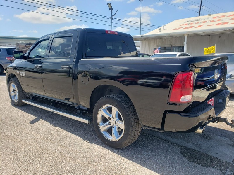 Ram 1500 Vehicle Full-screen Gallery Image 03