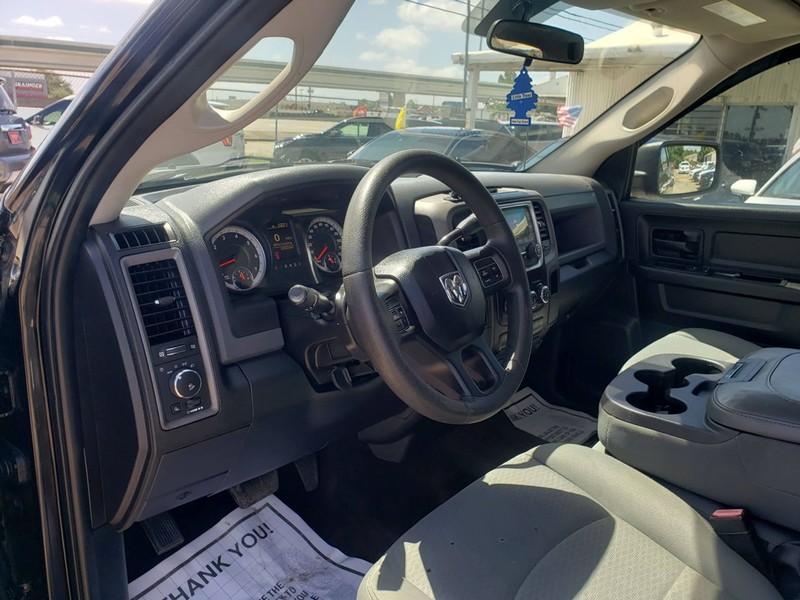 Ram 1500 Vehicle Full-screen Gallery Image 06