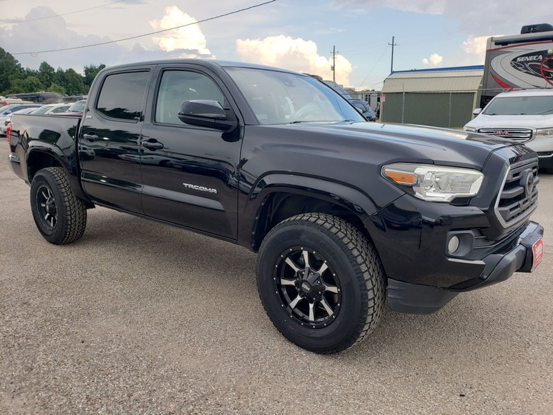 Toyota Tacoma 2WD Vehicle Full-screen Gallery Image 02