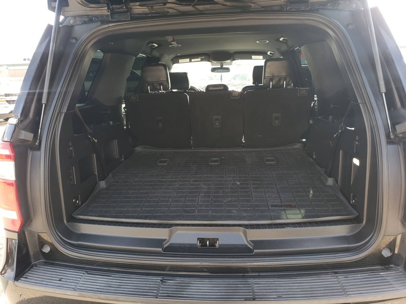 Ford Expedition Vehicle Full-screen Gallery Image 07