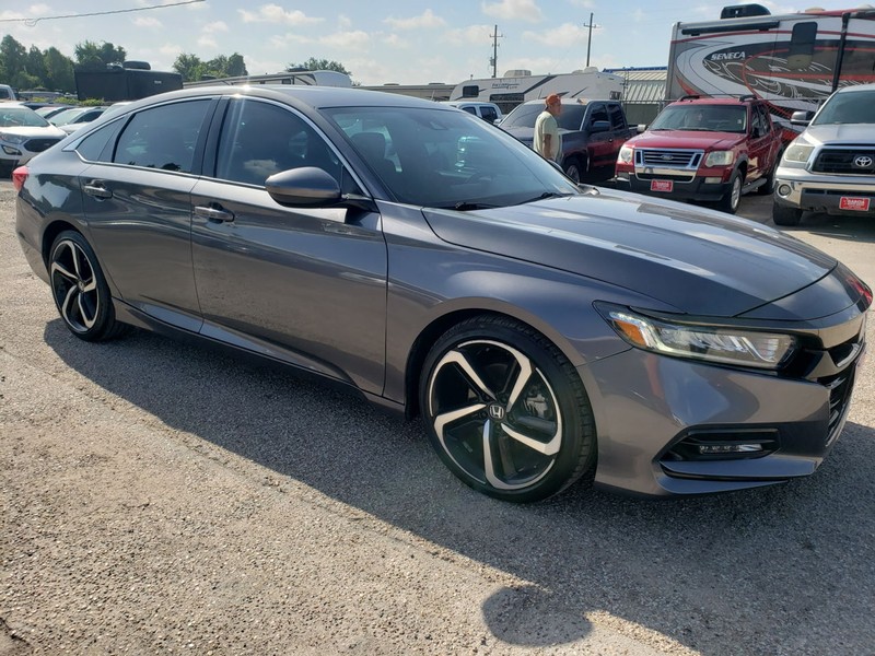 Honda Accord Sedan Vehicle Full-screen Gallery Image 04