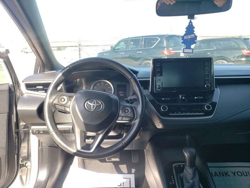 Toyota Corolla Vehicle Full-screen Gallery Image 06