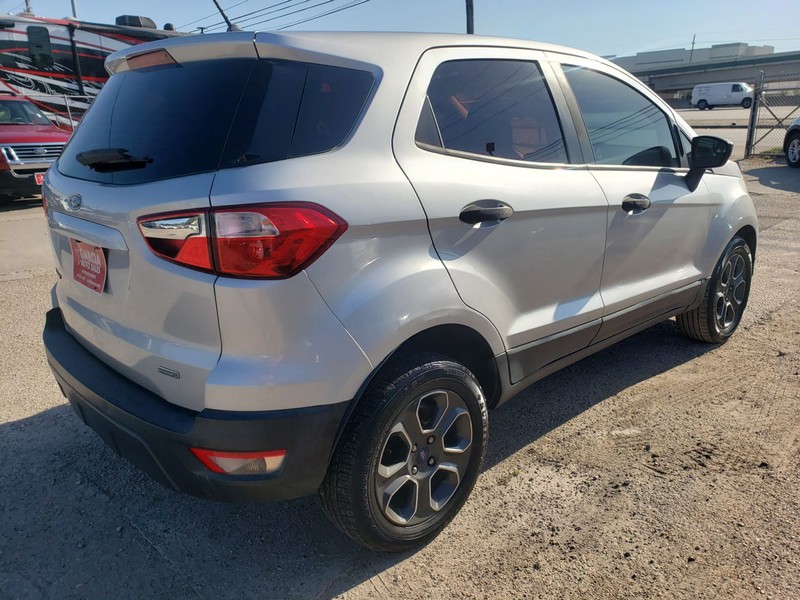 Ford EcoSport Vehicle Full-screen Gallery Image 03