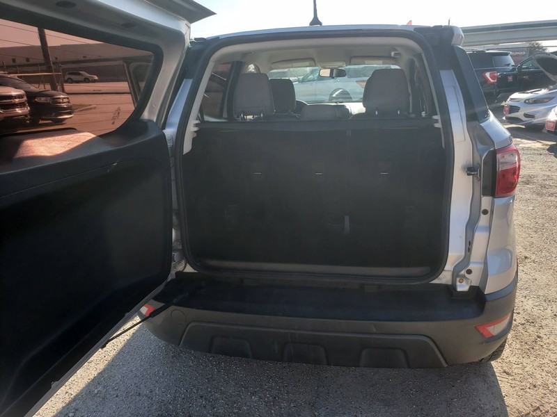 Ford EcoSport Vehicle Full-screen Gallery Image 08