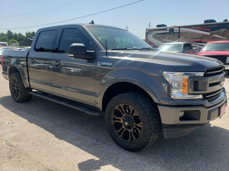 Ford F-150 Vehicle Full-screen Gallery Image 02