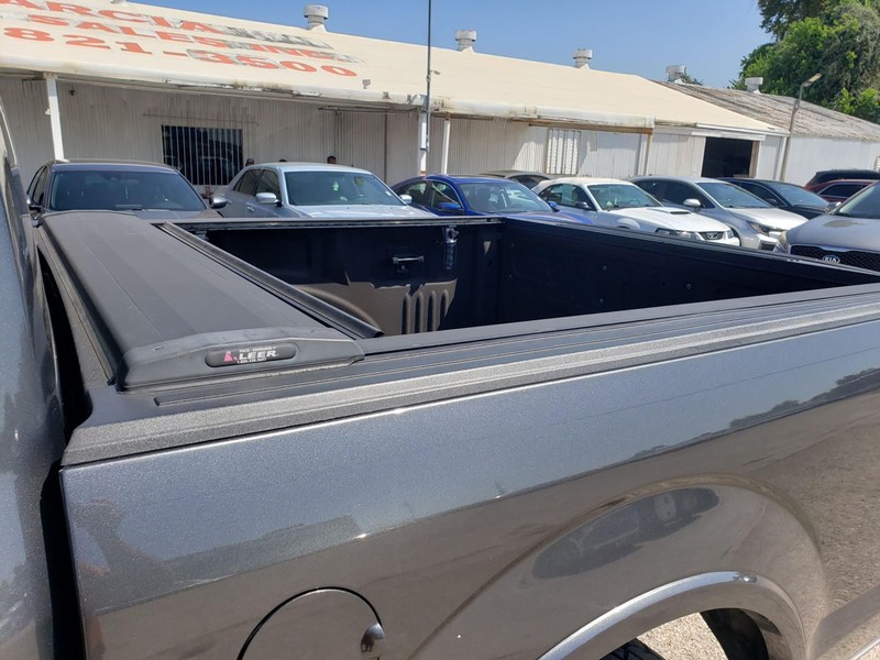 Ford F-150 Vehicle Full-screen Gallery Image 08