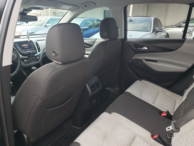Chevrolet Equinox Vehicle Full-screen Gallery Image 05