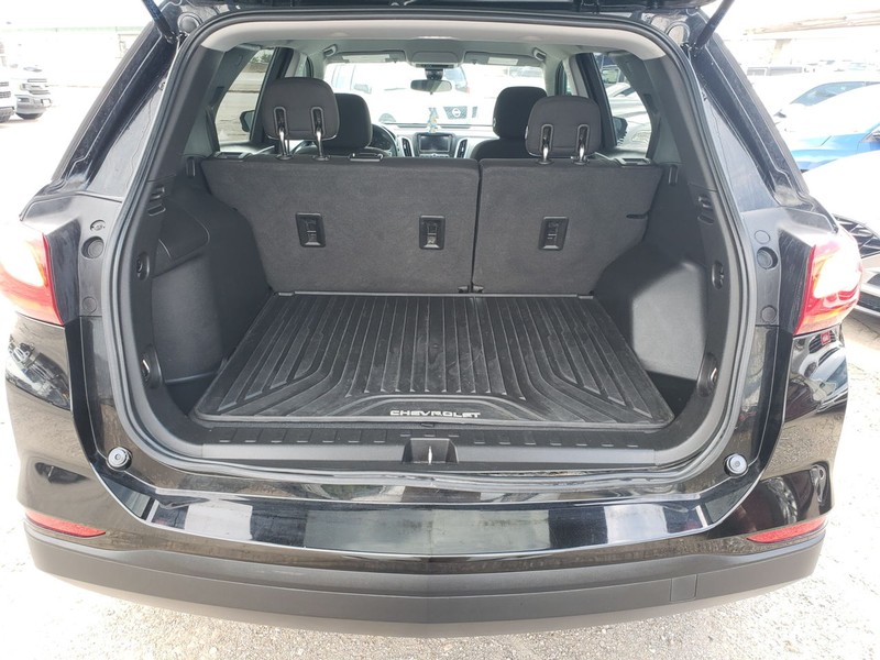 Chevrolet Equinox Vehicle Full-screen Gallery Image 06