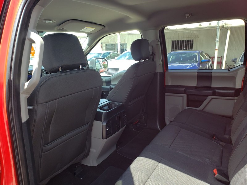 Ford F-150 Vehicle Full-screen Gallery Image 07