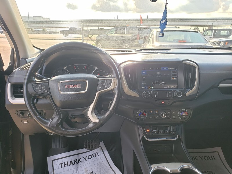 GMC Terrain Vehicle Full-screen Gallery Image 05