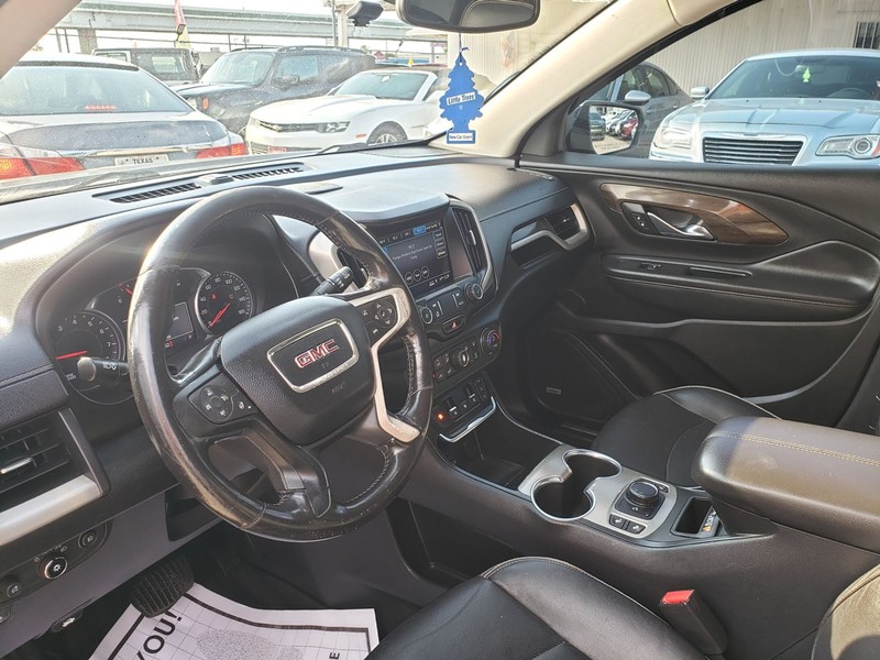 GMC Terrain Vehicle Full-screen Gallery Image 06
