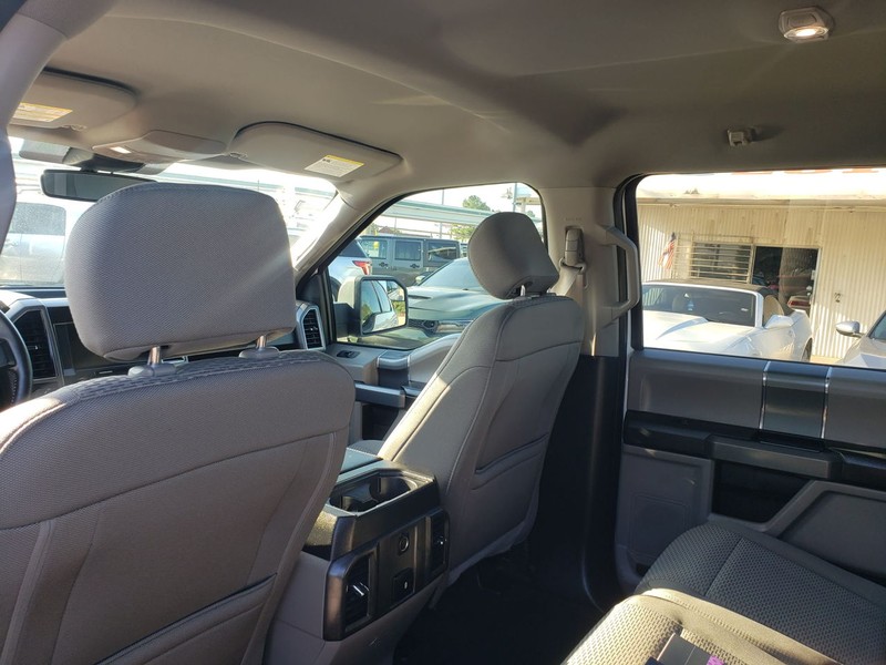 Ford F-150 Vehicle Full-screen Gallery Image 07