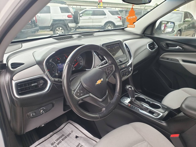 Chevrolet Equinox Vehicle Full-screen Gallery Image 03