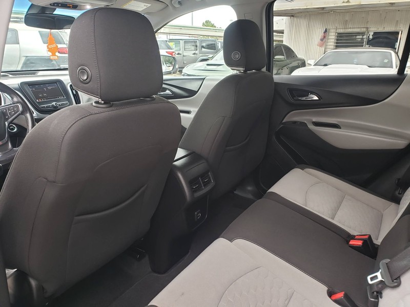 Chevrolet Equinox Vehicle Full-screen Gallery Image 04