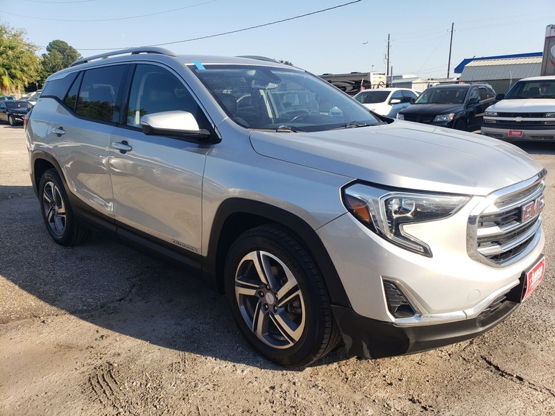 GMC Terrain Vehicle Full-screen Gallery Image 02