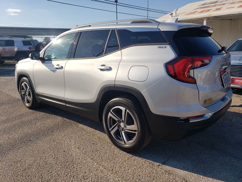 GMC Terrain Vehicle Full-screen Gallery Image 04