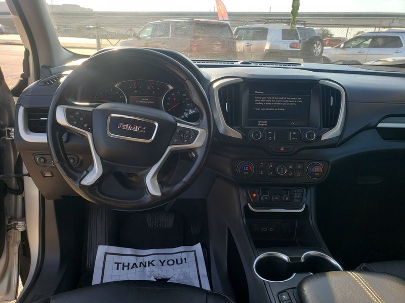 GMC Terrain Vehicle Full-screen Gallery Image 05