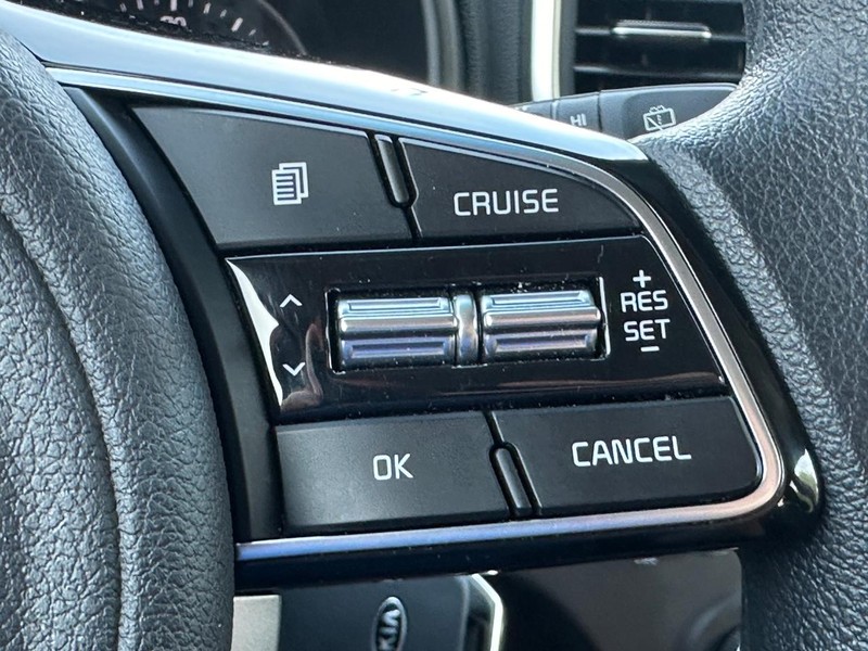 Chevrolet Silverado 1500 Vehicle Full-screen Gallery Image 18