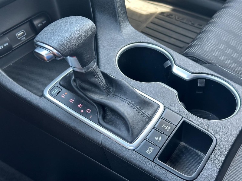 Chevrolet Silverado 1500 Vehicle Full-screen Gallery Image 22