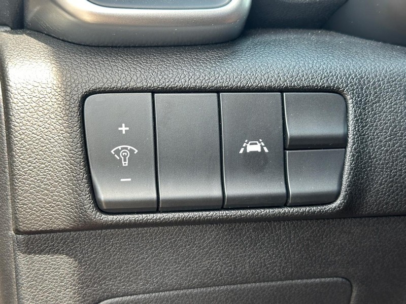 Chevrolet Silverado 1500 Vehicle Full-screen Gallery Image 25