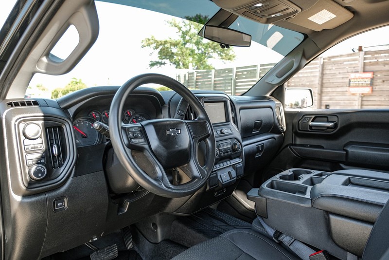 Chevrolet Silverado 1500 Vehicle Full-screen Gallery Image 03