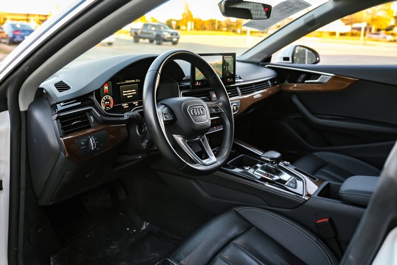 Audi A5 Sportback Vehicle Full-screen Gallery Image 03
