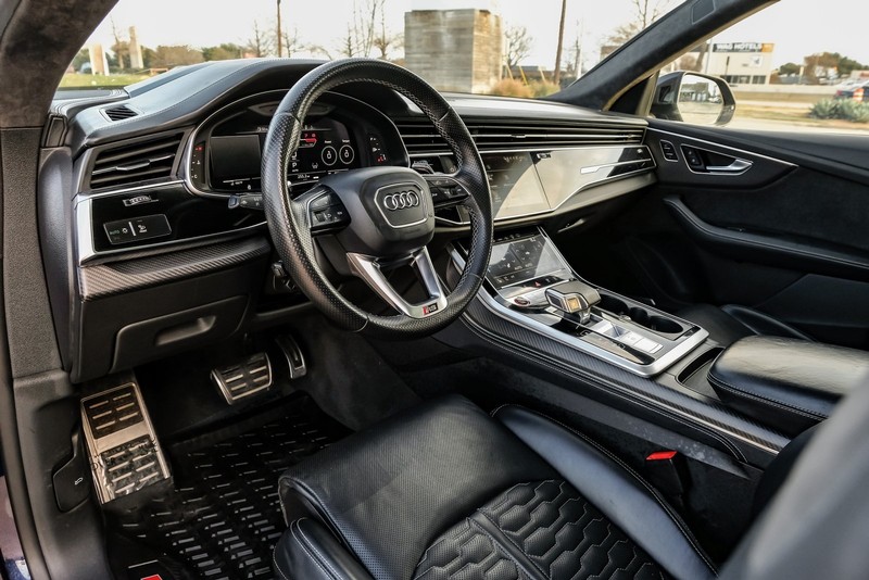 Audi RS Q8 Vehicle Full-screen Gallery Image 03