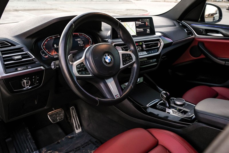 BMW X3 Vehicle Full-screen Gallery Image 03