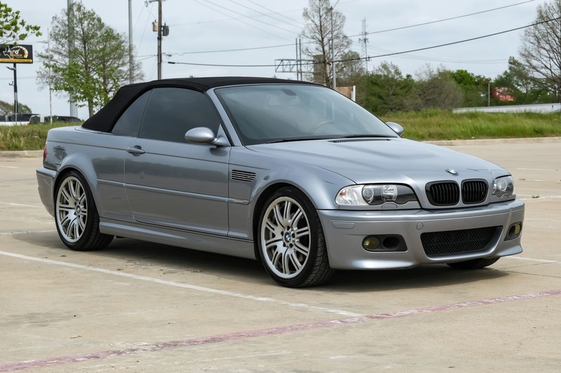BMW 3 Series Vehicle Full-screen Gallery Image 03