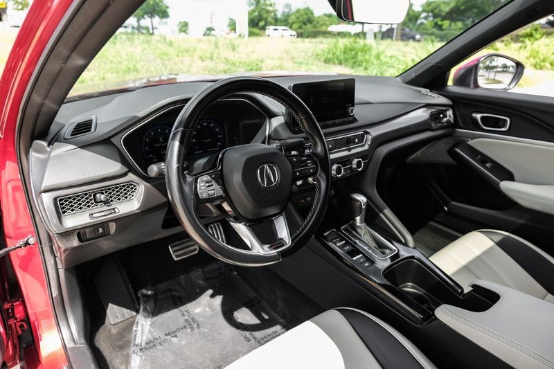 Acura Integra Vehicle Full-screen Gallery Image 03